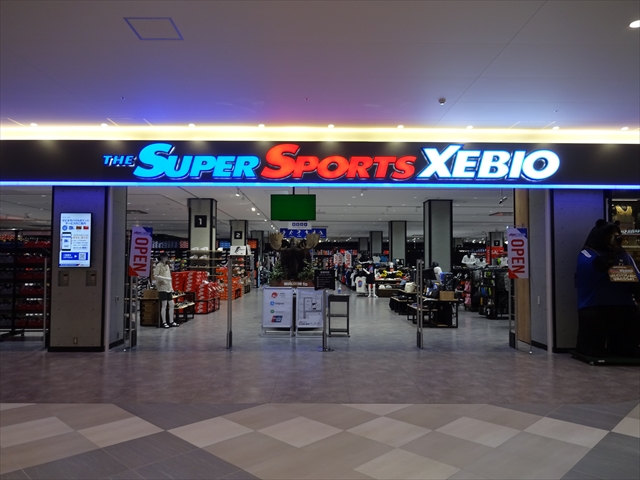 SSXイーアス豊崎店 様（サイン工事）