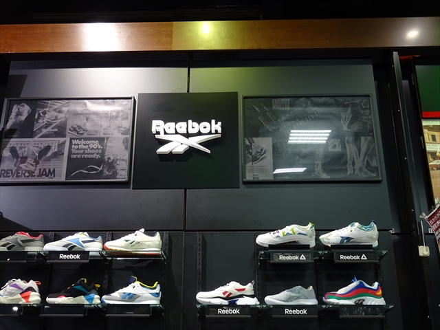 SSX宜野湾店 様（Reebok什器サイン）